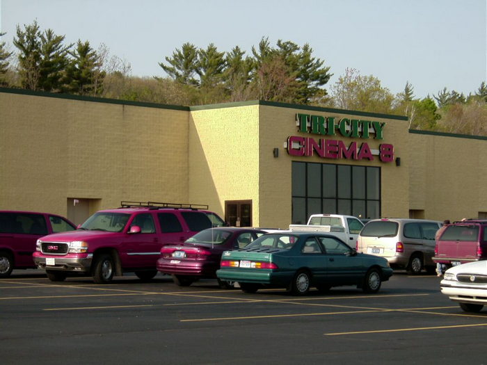 Tri-City Cinema 8 (Thomas Theatres) - Fall 2003 Photo (newer photo)